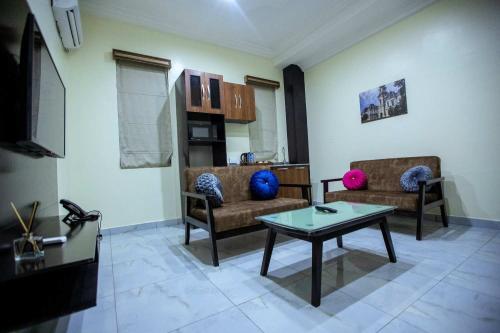 business-suite-1
